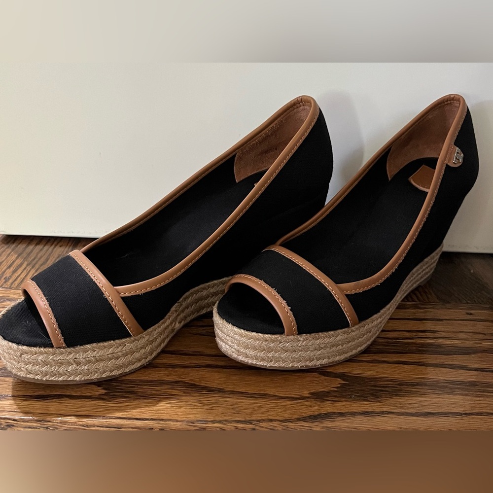 Tory Burch Wedges Size 8
